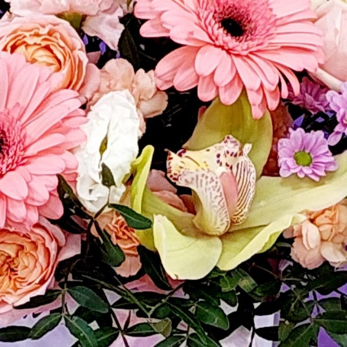 Гербера и орхидея в коробке, фото 2